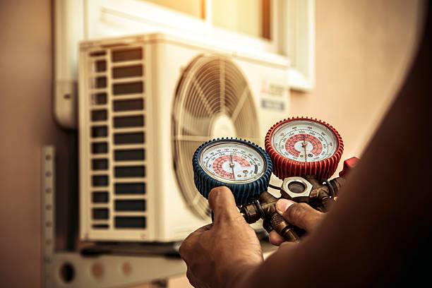 Professional Hvac Repair technician working in Yorktown, TX